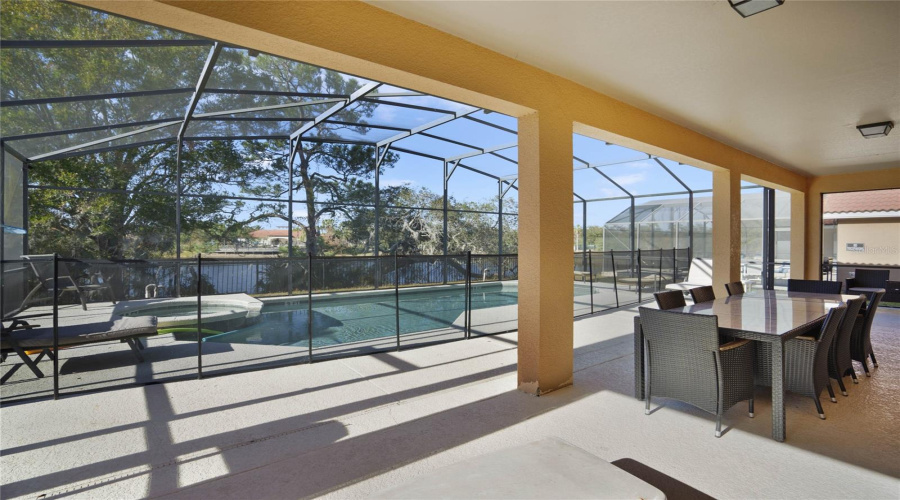 DAVENPORT, Florida 33837, 6 Bedrooms Bedrooms, ,5 BathroomsBathrooms,Residential,For Sale,RUBINO,0,MFRG5090306