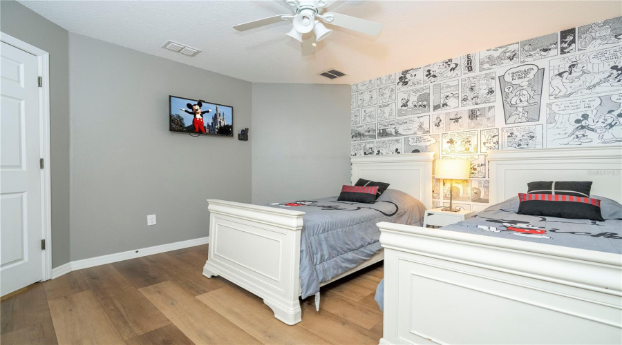 KISSIMMEE, Florida 34746, 6 Bedrooms Bedrooms, ,5 BathroomsBathrooms,Residential,For Sale,DHARMA,0,MFRO6320812