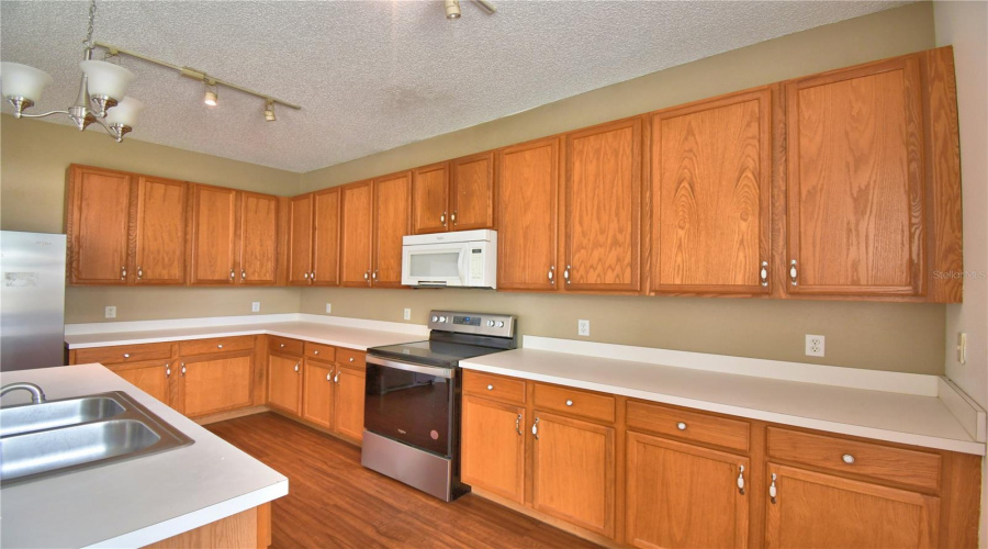 DAVENPORT, Florida 33897, 5 Bedrooms Bedrooms, ,3 BathroomsBathrooms,Residential,For Sale,CANNA,0,MFRP4934573