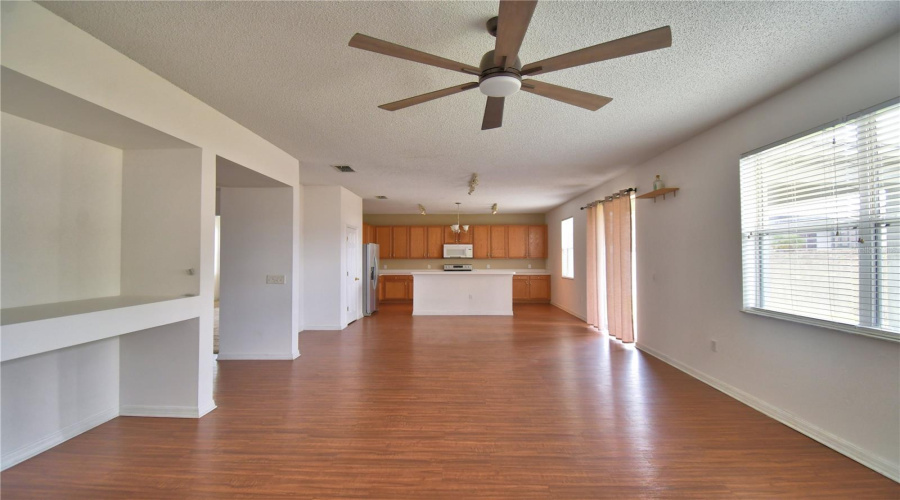 Family room/Dining area/kitchen