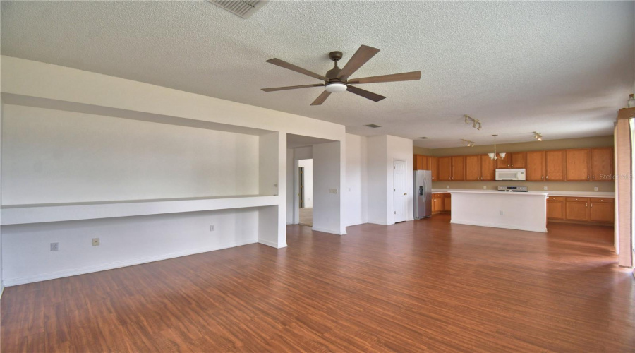 DAVENPORT, Florida 33897, 5 Bedrooms Bedrooms, ,3 BathroomsBathrooms,Residential,For Sale,CANNA,0,MFRP4934573