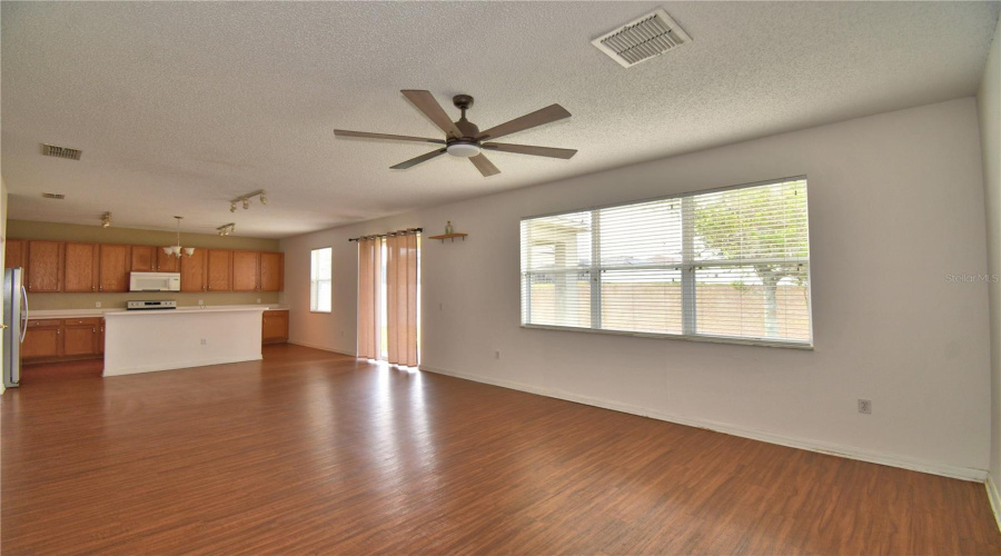 DAVENPORT, Florida 33897, 5 Bedrooms Bedrooms, ,3 BathroomsBathrooms,Residential,For Sale,CANNA,0,MFRP4934573