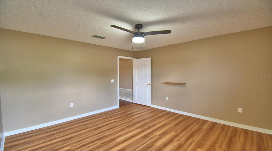 DAVENPORT, Florida 33897, 5 Bedrooms Bedrooms, ,3 BathroomsBathrooms,Residential,For Sale,CANNA,0,MFRP4934573