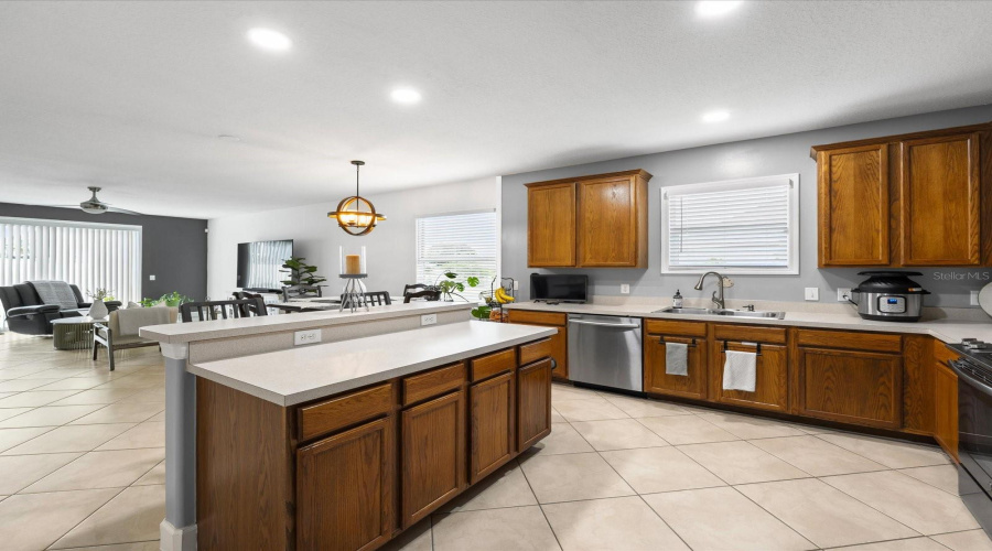 DAVENPORT, Florida 33837, 3 Bedrooms Bedrooms, ,2 BathroomsBathrooms,Residential,For Sale,COTSWOLD,0,MFRO6314959