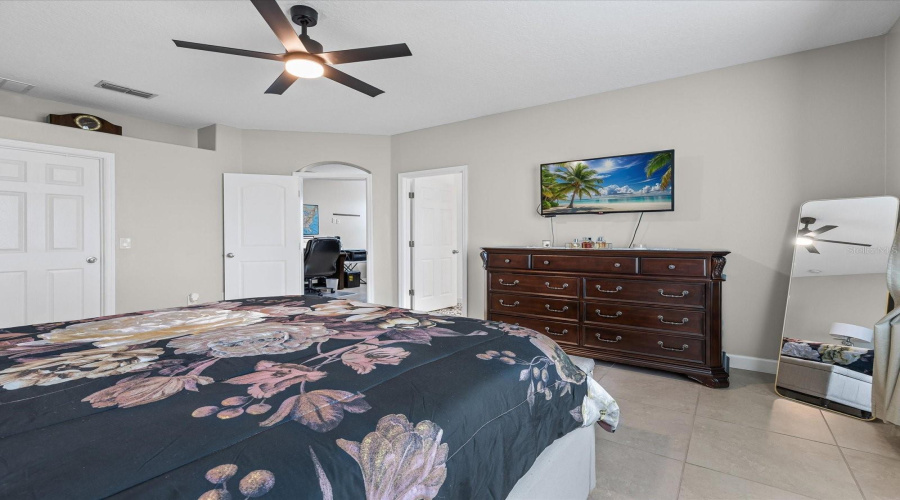 DAVENPORT, Florida 33837, 3 Bedrooms Bedrooms, ,2 BathroomsBathrooms,Residential,For Sale,COTSWOLD,0,MFRO6314959