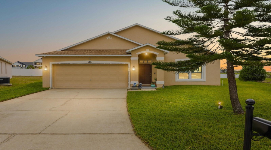 DAVENPORT, Florida 33837, 3 Bedrooms Bedrooms, ,2 BathroomsBathrooms,Residential,For Sale,COTSWOLD,0,MFRO6314959