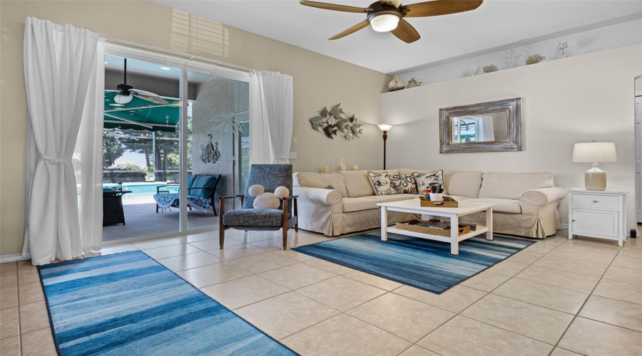 DAVENPORT, Florida 33897, 4 Bedrooms Bedrooms, ,2 BathroomsBathrooms,Residential,For Sale,CHURCHILL PARK,0,MFRS5131814