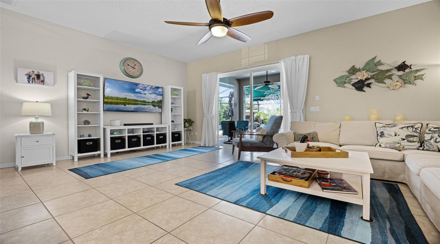 DAVENPORT, Florida 33897, 4 Bedrooms Bedrooms, ,2 BathroomsBathrooms,Residential,For Sale,CHURCHILL PARK,0,MFRS5131814