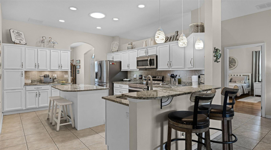 DAVENPORT, Florida 33897, 4 Bedrooms Bedrooms, ,2 BathroomsBathrooms,Residential,For Sale,CHURCHILL PARK,0,MFRS5131814