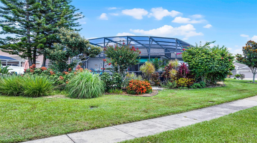 DAVENPORT, Florida 33897, 4 Bedrooms Bedrooms, ,2 BathroomsBathrooms,Residential,For Sale,CHURCHILL PARK,0,MFRS5131814