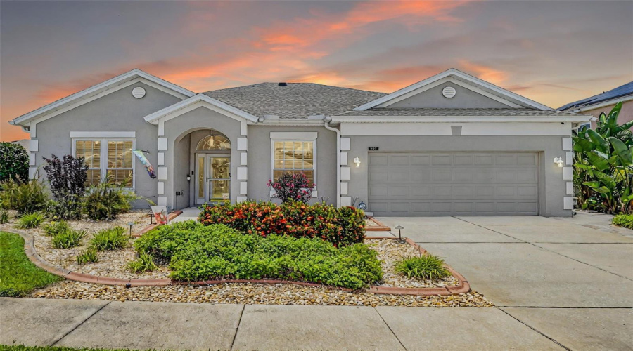 DAVENPORT, Florida 33897, 4 Bedrooms Bedrooms, ,2 BathroomsBathrooms,Residential,For Sale,CHURCHILL PARK,0,MFRS5131814