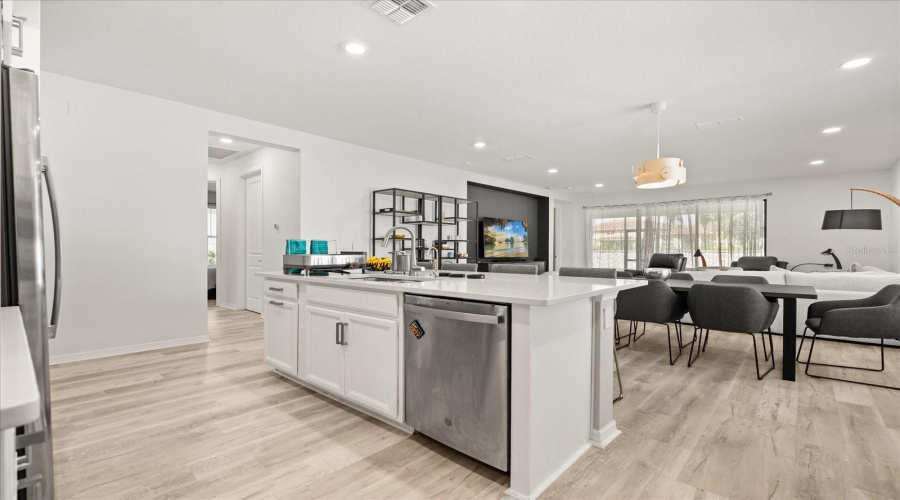 KISSIMMEE, Florida 34746, 4 Bedrooms Bedrooms, ,3 BathroomsBathrooms,Residential,For Sale,ROSE MALLOW,0,MFRO6331457
