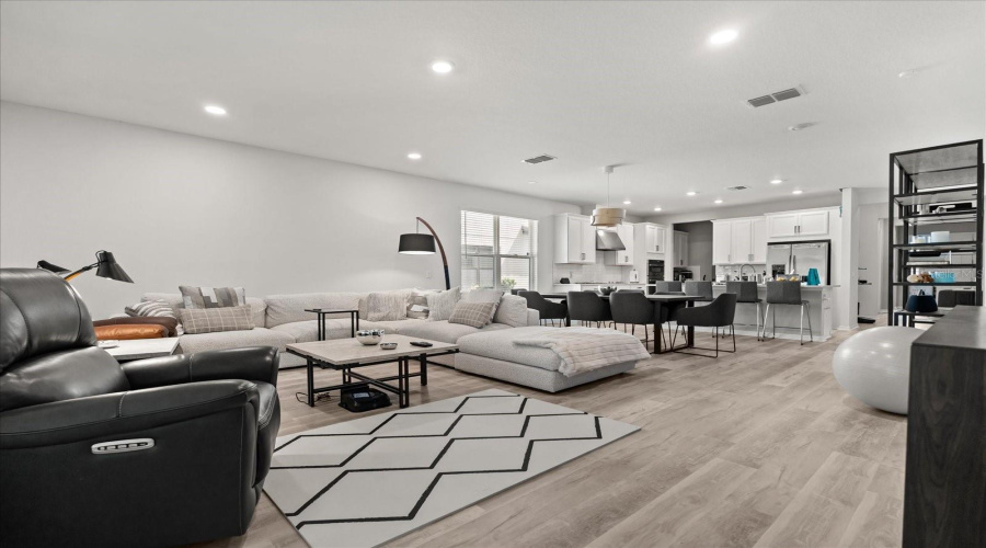 KISSIMMEE, Florida 34746, 4 Bedrooms Bedrooms, ,3 BathroomsBathrooms,Residential,For Sale,ROSE MALLOW,0,MFRO6331457