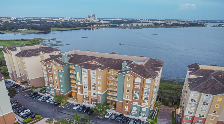 ORLANDO, Florida 32836, 3 Bedrooms Bedrooms, ,2 BathroomsBathrooms,Residential,For Sale,THE ESPLANADE,0,MFRO6331463