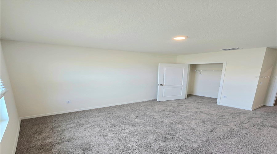 DAVENPORT, Florida 33837, 3 Bedrooms Bedrooms, ,2 BathroomsBathrooms,Residential,For Sale,LUMBER,0,MFRL4954534