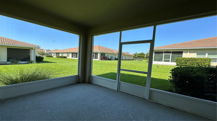 DAVENPORT, Florida 33896, 2 Bedrooms Bedrooms, ,2 BathroomsBathrooms,Residential,For Sale,QUAKER RIDGE,0,MFRO6331701
