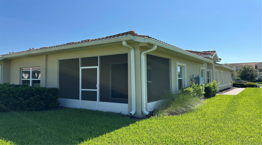 DAVENPORT, Florida 33896, 2 Bedrooms Bedrooms, ,2 BathroomsBathrooms,Residential,For Sale,QUAKER RIDGE,0,MFRO6331701