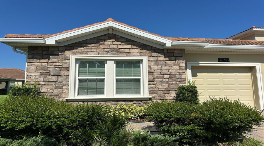 DAVENPORT, Florida 33896, 2 Bedrooms Bedrooms, ,2 BathroomsBathrooms,Residential,For Sale,QUAKER RIDGE,0,MFRO6331701