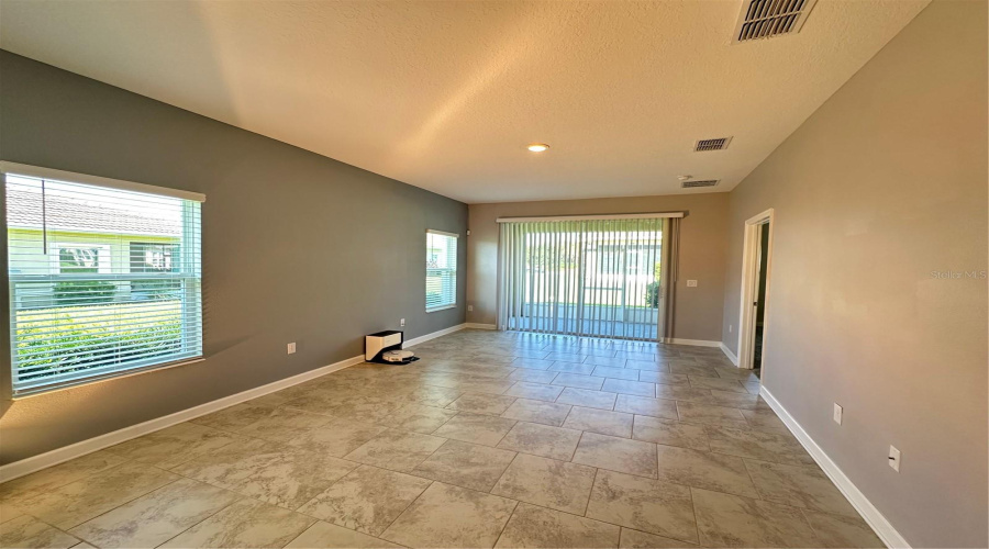 DAVENPORT, Florida 33896, 2 Bedrooms Bedrooms, ,2 BathroomsBathrooms,Residential,For Sale,QUAKER RIDGE,0,MFRO6331701