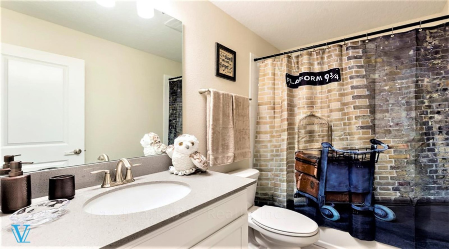 DAVENPORT, Florida 33896, 8 Bedrooms Bedrooms, ,5 BathroomsBathrooms,Residential,For Sale,MAIDSTONE,0,MFRO6330079