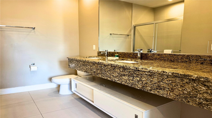 KISSIMMEE, Florida 34747, 4 Bedrooms Bedrooms, ,4 BathroomsBathrooms,Residential,For Sale,RECIFE,0,MFRS5131850