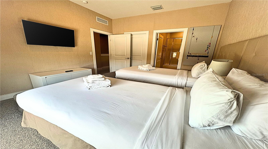 KISSIMMEE, Florida 34747, 4 Bedrooms Bedrooms, ,4 BathroomsBathrooms,Residential,For Sale,RECIFE,0,MFRS5131850