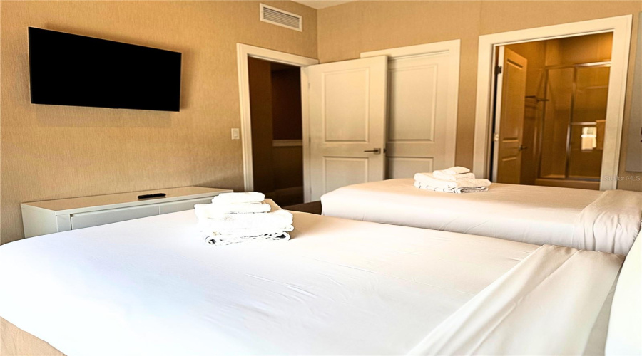 KISSIMMEE, Florida 34747, 4 Bedrooms Bedrooms, ,4 BathroomsBathrooms,Residential,For Sale,RECIFE,0,MFRS5131850