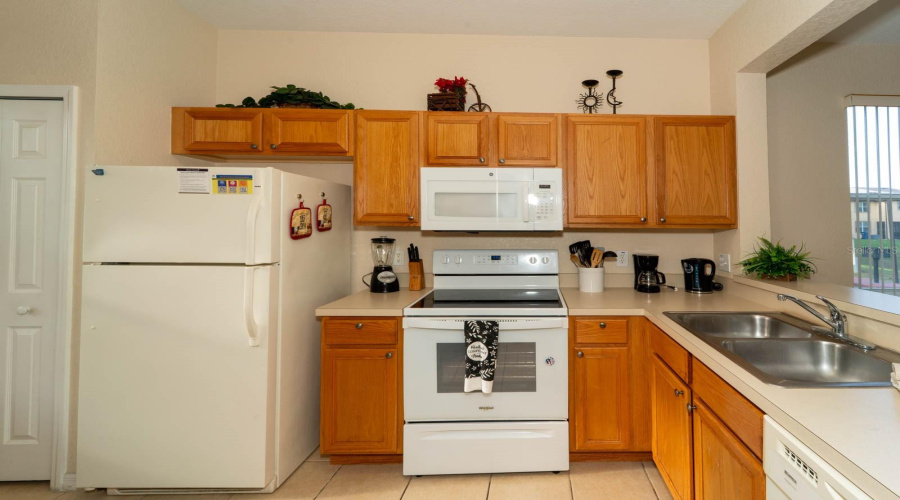 DAVENPORT, Florida 33897, 4 Bedrooms Bedrooms, ,3 BathroomsBathrooms,Residential,For Sale,CALABRIA,0,MFRS5131174