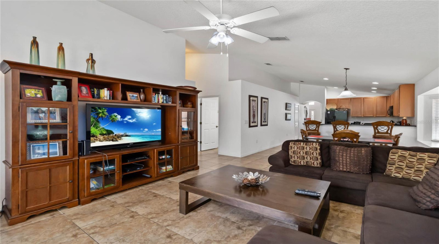 DAVENPORT, Florida 33837, 4 Bedrooms Bedrooms, ,3 BathroomsBathrooms,Residential,For Sale,ORANGE COSMOS,0,MFRO6331003