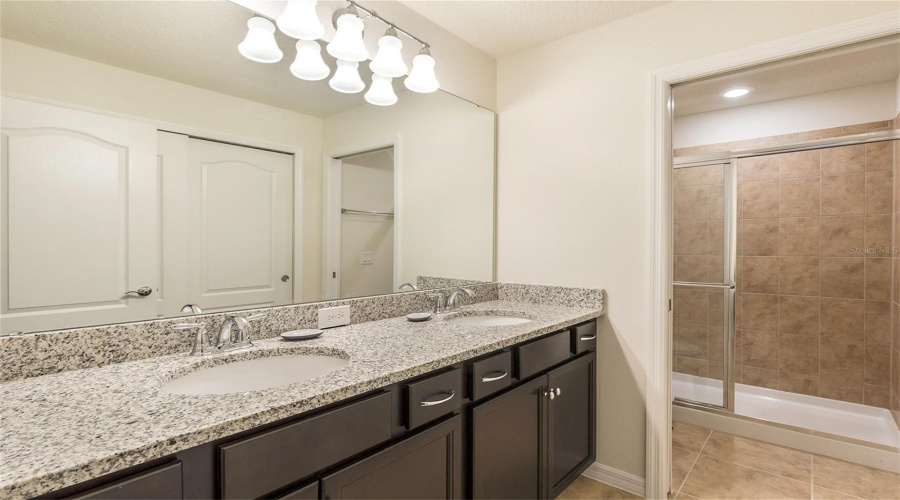 DAVENPORT, Florida 33837, 5 Bedrooms Bedrooms, ,4 BathroomsBathrooms,Residential,For Sale,TERRASONESTA,0,MFRO6331762