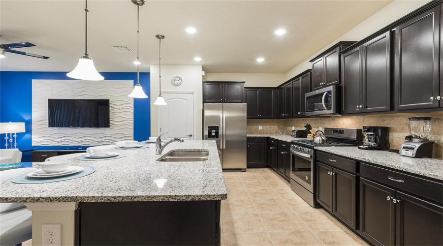 DAVENPORT, Florida 33837, 5 Bedrooms Bedrooms, ,4 BathroomsBathrooms,Residential,For Sale,TERRASONESTA,0,MFRO6331762