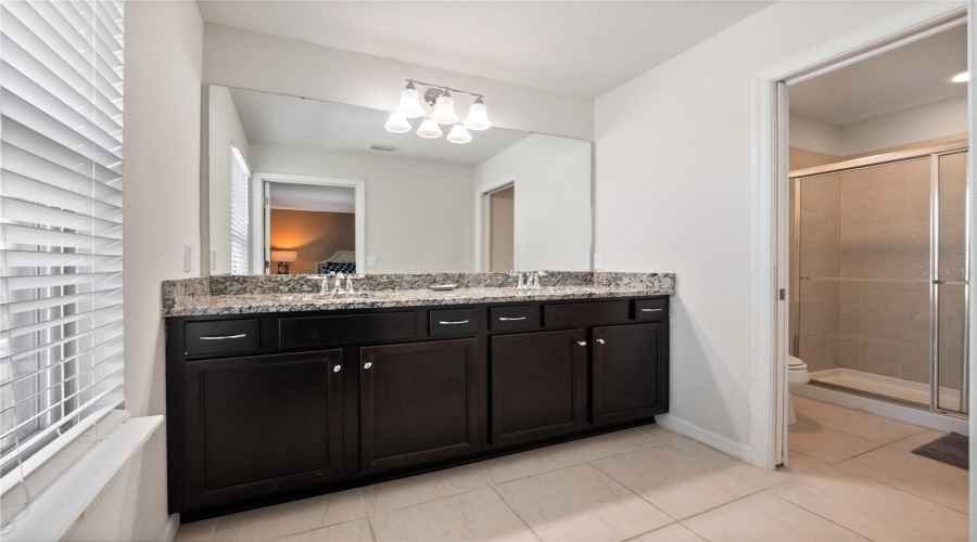 KISSIMMEE, Florida 34747, 6 Bedrooms Bedrooms, ,4 BathroomsBathrooms,Residential,For Sale,NICE,0,MFRS5131756