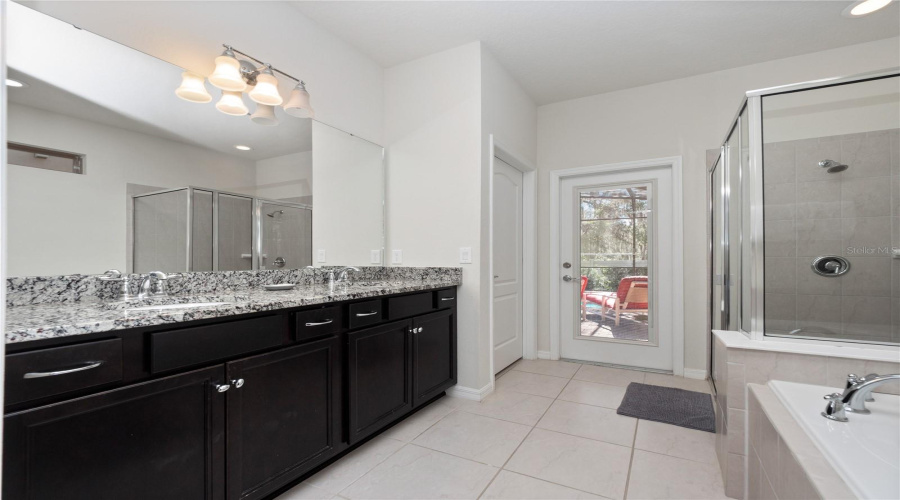 KISSIMMEE, Florida 34747, 6 Bedrooms Bedrooms, ,4 BathroomsBathrooms,Residential,For Sale,NICE,0,MFRS5131756
