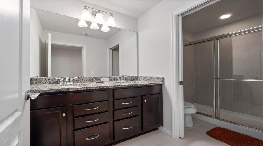KISSIMMEE, Florida 34747, 6 Bedrooms Bedrooms, ,4 BathroomsBathrooms,Residential,For Sale,NICE,0,MFRS5131756