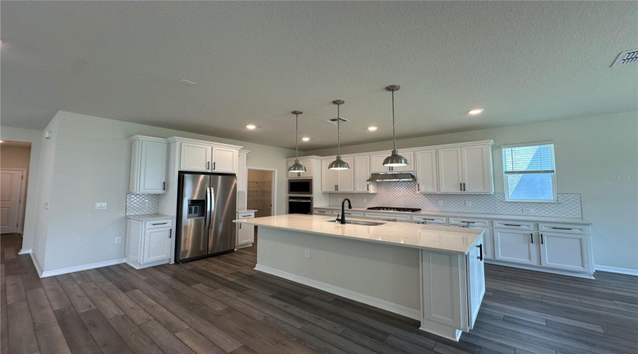 ORLANDO, Florida 32836, 5 Bedrooms Bedrooms, ,4 BathroomsBathrooms,Residential,For Sale,PARKVIEW RESERVE,0,MFRO6331943