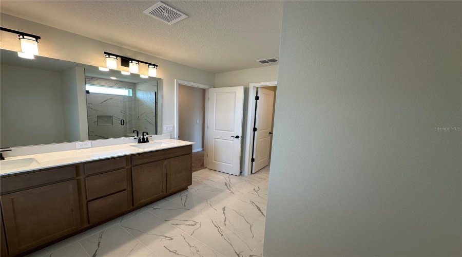 ORLANDO, Florida 32836, 5 Bedrooms Bedrooms, ,4 BathroomsBathrooms,Residential,For Sale,PARKVIEW RESERVE,0,MFRO6331943