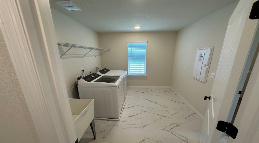 ORLANDO, Florida 32836, 5 Bedrooms Bedrooms, ,4 BathroomsBathrooms,Residential,For Sale,PARKVIEW RESERVE,0,MFRO6331943