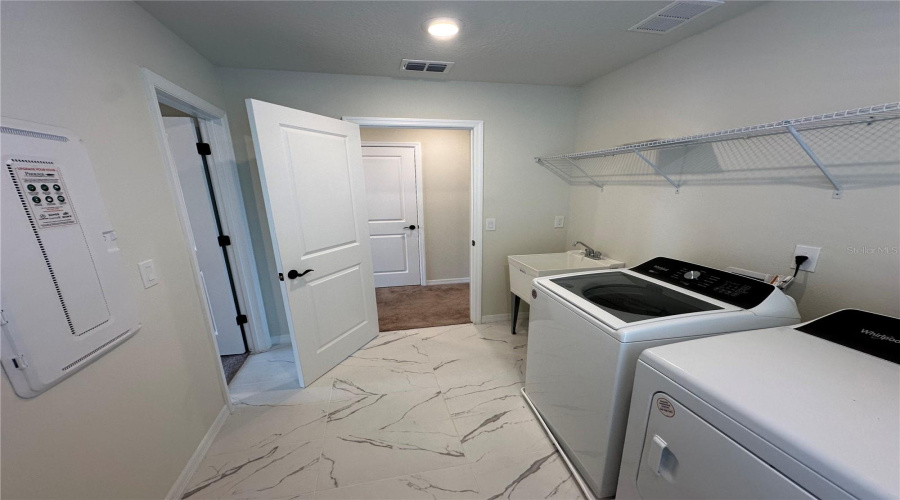 ORLANDO, Florida 32836, 5 Bedrooms Bedrooms, ,4 BathroomsBathrooms,Residential,For Sale,PARKVIEW RESERVE,0,MFRO6331943