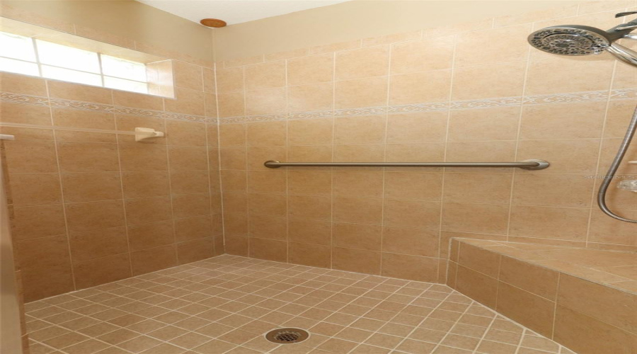 DAVENPORT, Florida 33896, 3 Bedrooms Bedrooms, ,2 BathroomsBathrooms,Residential,For Sale,REGENCY,0,MFRO6303631