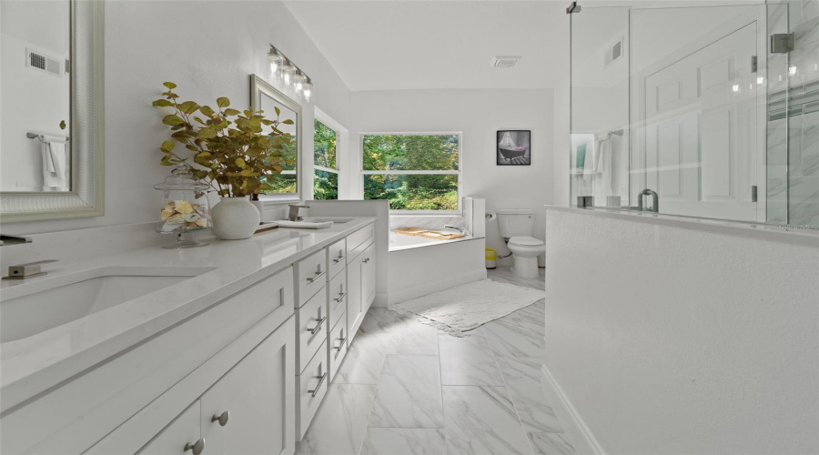 KISSIMMEE, Florida 34747, 6 Bedrooms Bedrooms, ,4 BathroomsBathrooms,Residential,For Sale,YELLOW CRANE,0,MFRO6331796