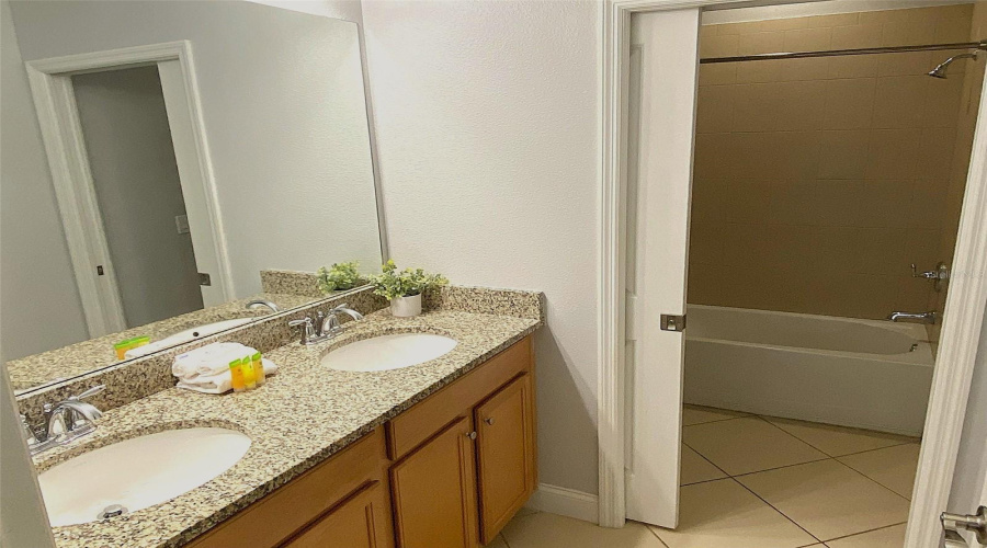DAVENPORT, Florida 33896, 4 Bedrooms Bedrooms, ,4 BathroomsBathrooms,Residential,For Sale,CAPTIVA,0,MFRS5131683
