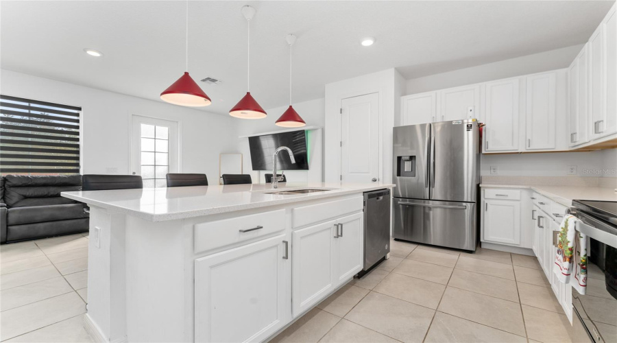 DAVENPORT, Florida 33896, 3 Bedrooms Bedrooms, ,2 BathroomsBathrooms,Residential,For Sale,DISCOVERY,0,MFRS5131900