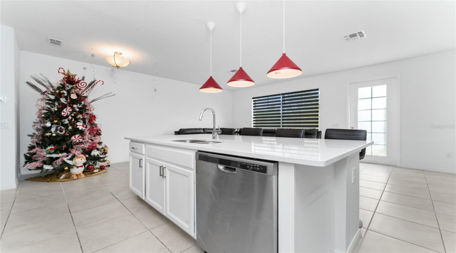 DAVENPORT, Florida 33896, 3 Bedrooms Bedrooms, ,2 BathroomsBathrooms,Residential,For Sale,DISCOVERY,0,MFRS5131900