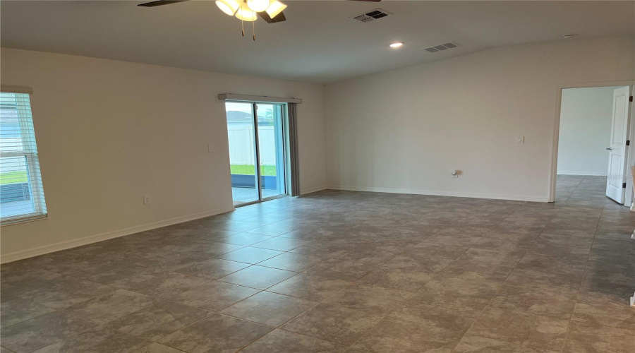 KISSIMMEE, Florida 34746, 3 Bedrooms Bedrooms, ,2 BathroomsBathrooms,Residential,For Sale,PEBBLES THROW,0,MFRO6331689