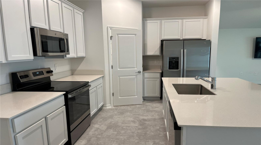 KISSIMMEE, Florida 34746, 3 Bedrooms Bedrooms, ,2 BathroomsBathrooms,Residential,For Sale,PEBBLES THROW,0,MFRO6331689