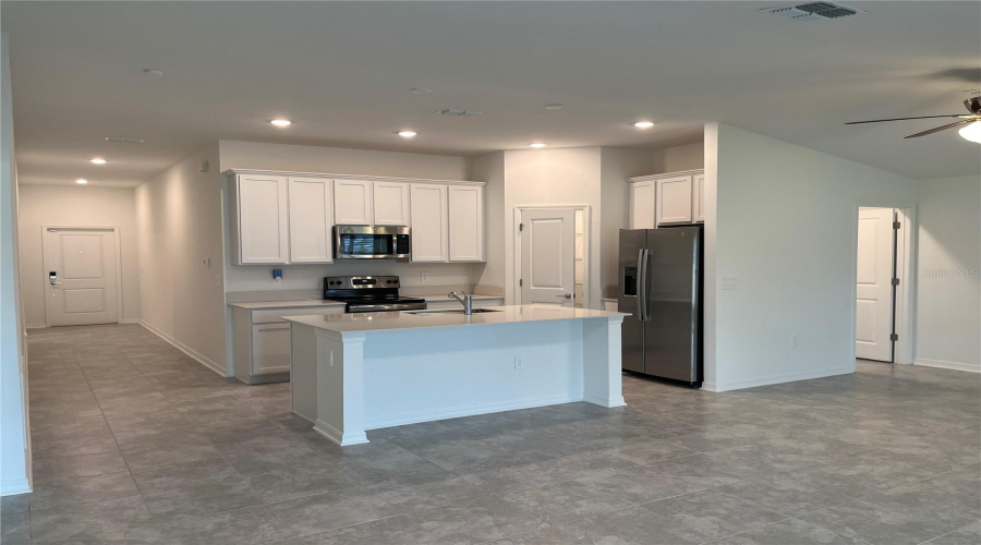 KISSIMMEE, Florida 34746, 3 Bedrooms Bedrooms, ,2 BathroomsBathrooms,Residential,For Sale,PEBBLES THROW,0,MFRO6331689