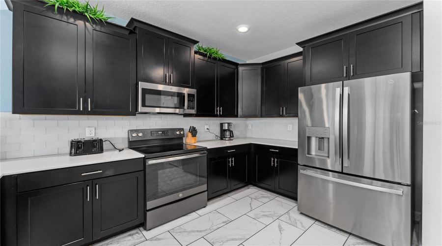 DAVENPORT, Florida 33896, 8 Bedrooms Bedrooms, ,5 BathroomsBathrooms,Residential,For Sale,MAIDSTONE,0,MFRO6325122