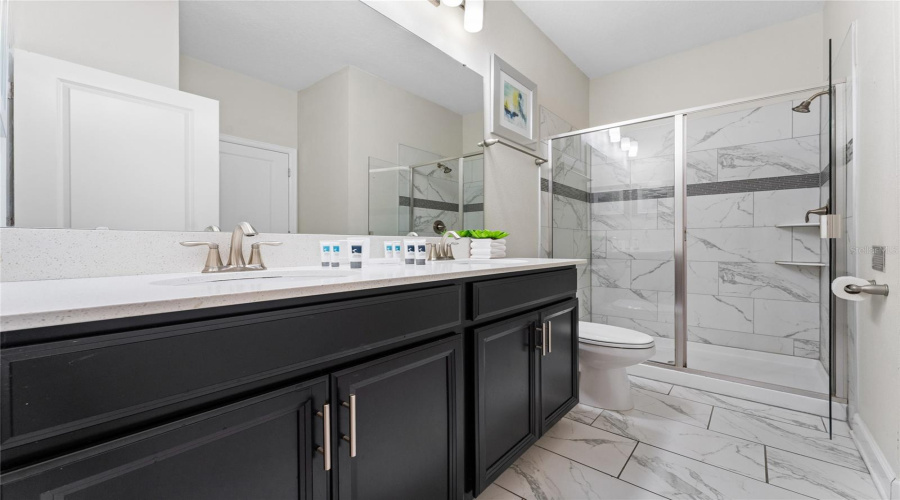DAVENPORT, Florida 33896, 8 Bedrooms Bedrooms, ,5 BathroomsBathrooms,Residential,For Sale,MAIDSTONE,0,MFRO6325122