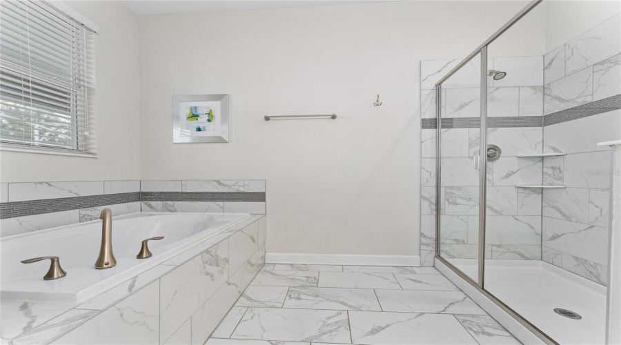 DAVENPORT, Florida 33896, 8 Bedrooms Bedrooms, ,5 BathroomsBathrooms,Residential,For Sale,MAIDSTONE,0,MFRO6325122