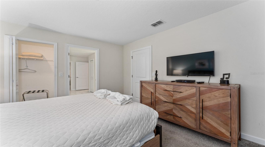 DAVENPORT, Florida 33896, 8 Bedrooms Bedrooms, ,5 BathroomsBathrooms,Residential,For Sale,MAIDSTONE,0,MFRO6325122